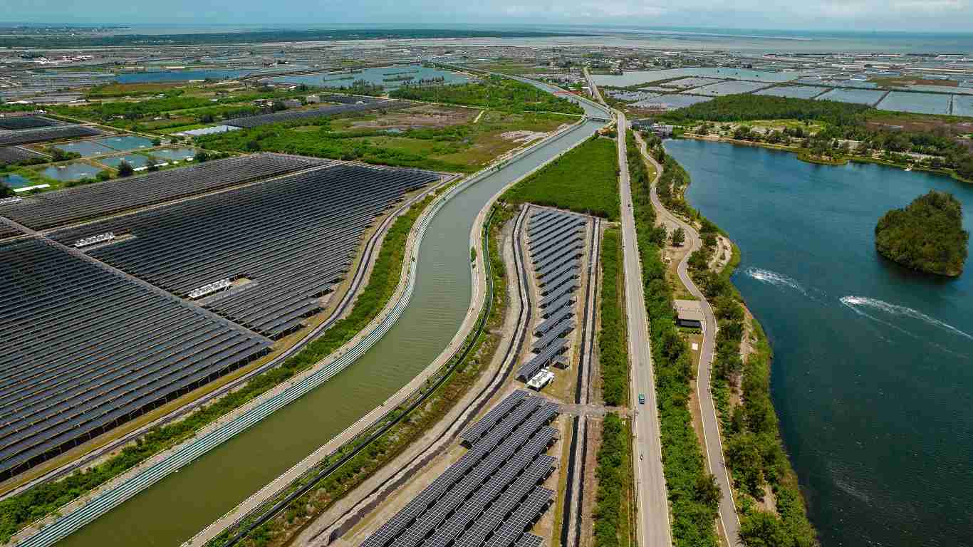 NG大舞台能源事业提供智慧能源管理、、、太阳能监控管理、、全方位电厂建置及运维解决方案，，，，并拥有管理超过6000案场的经验