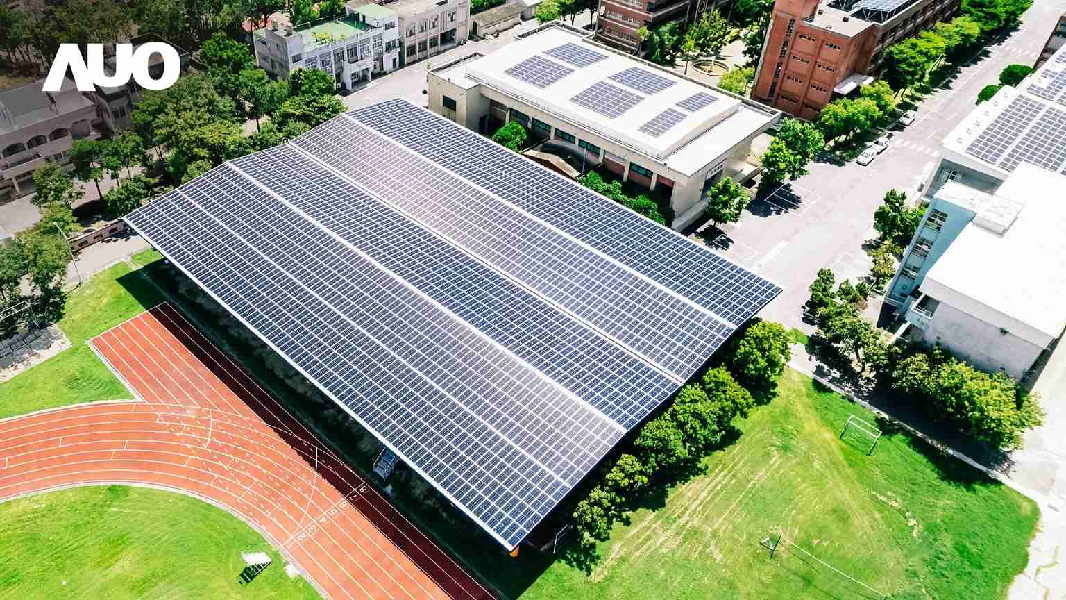 NG大舞台SunSteel光电整合型浪板具备快速安装、、轻量化优势，，，，可提升15%发电效能，，通过国际IEC与台湾VPC认证安全、、防漏、、、、耐候标准